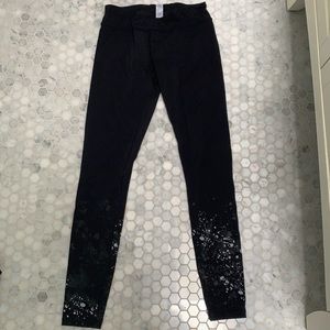 Ivivva size 14 leggings with a mud detail